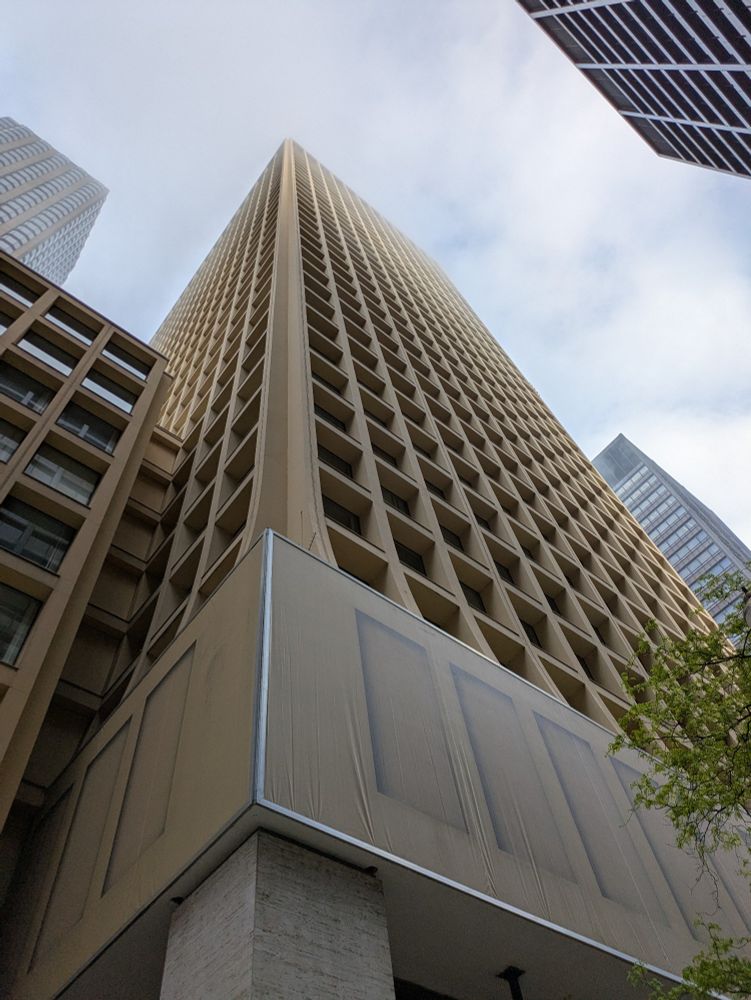 The Dunne Building as seen from the Washington Blue Line station steps on Dearborn