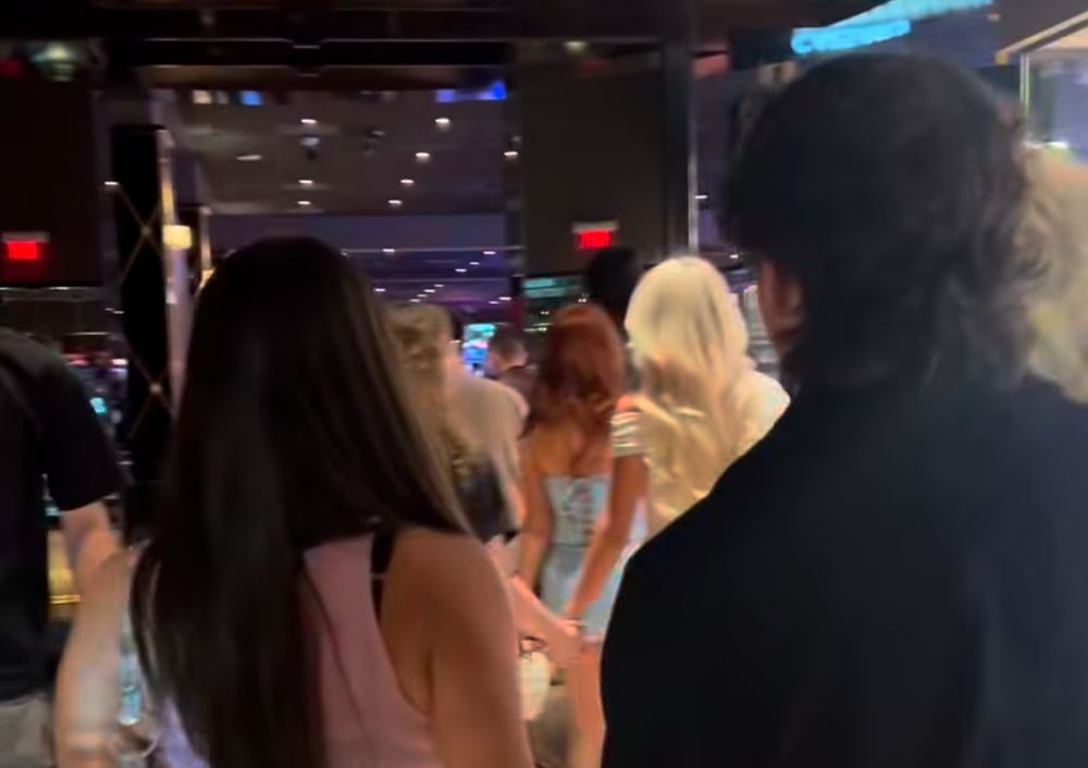 Quinn from bb26 holding hands with Angela’s daughter Lexi 