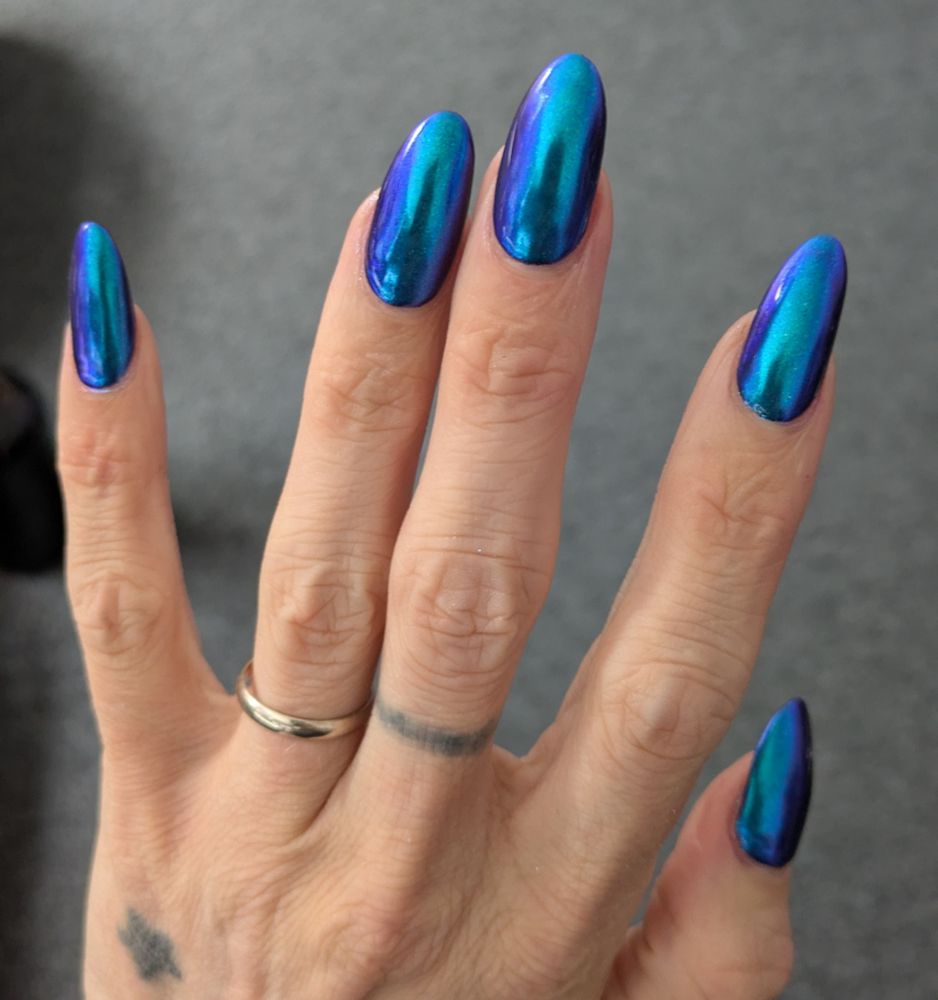 Chrome nail extensions 