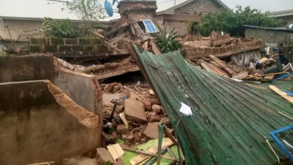 TRAGEDY: Three Cheat Deaths in Ekosodin, Benin  As Storey Building Collapse.