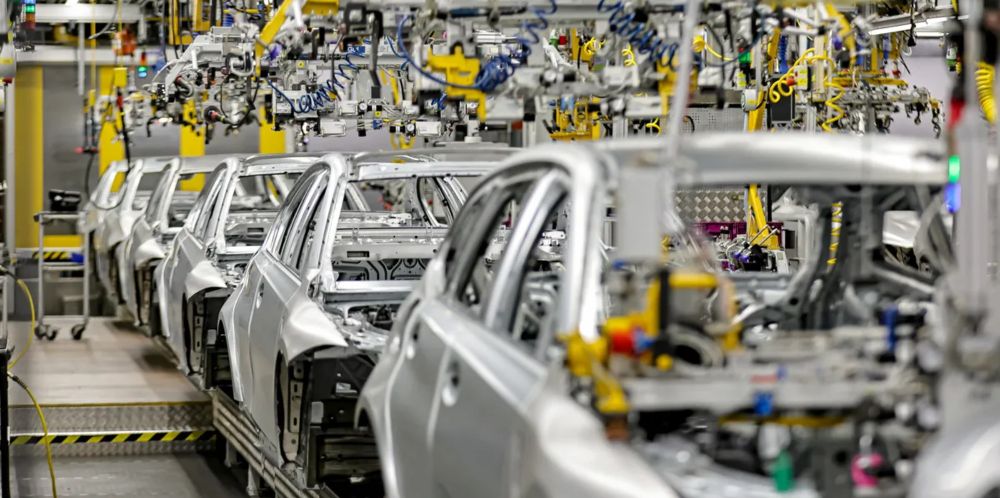 Green steel would only cost automakers an extra €100-200 per vehicle, but few are willing to pay