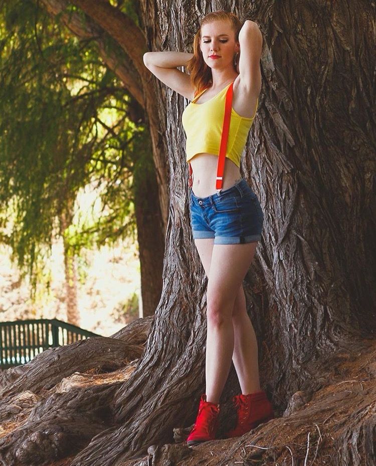 Caitlin dressed as Misty from Pokemon