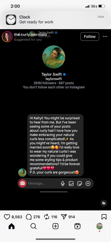 Screenshot of a comment supposedly from T Swift to someone about her curly hair.