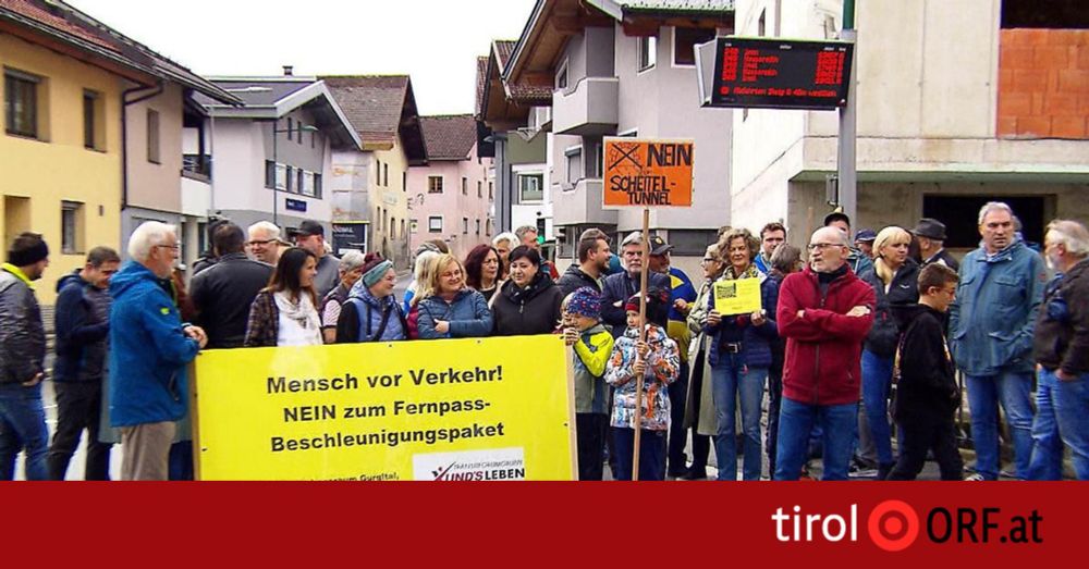 Protest in Tarrenz gegen Fernpass-Paket