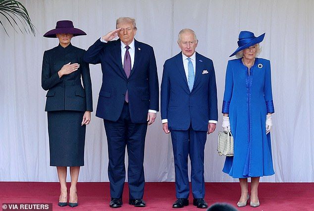 Foto von Melania und Donald Chump, Prinz Charles und Lady Camilla