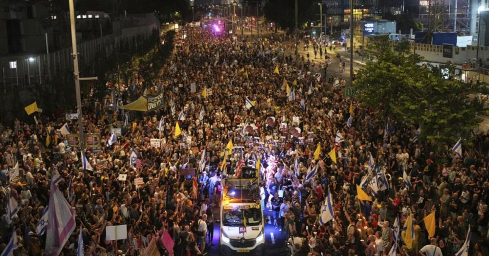 Thousands of people took to the streets of Tel Aviv on Saturday to protest Netanyahu’s new Gaza takeover plan, while families of hostages pledged to bring an end to the war in Gaza and secure the return of their loved ones.