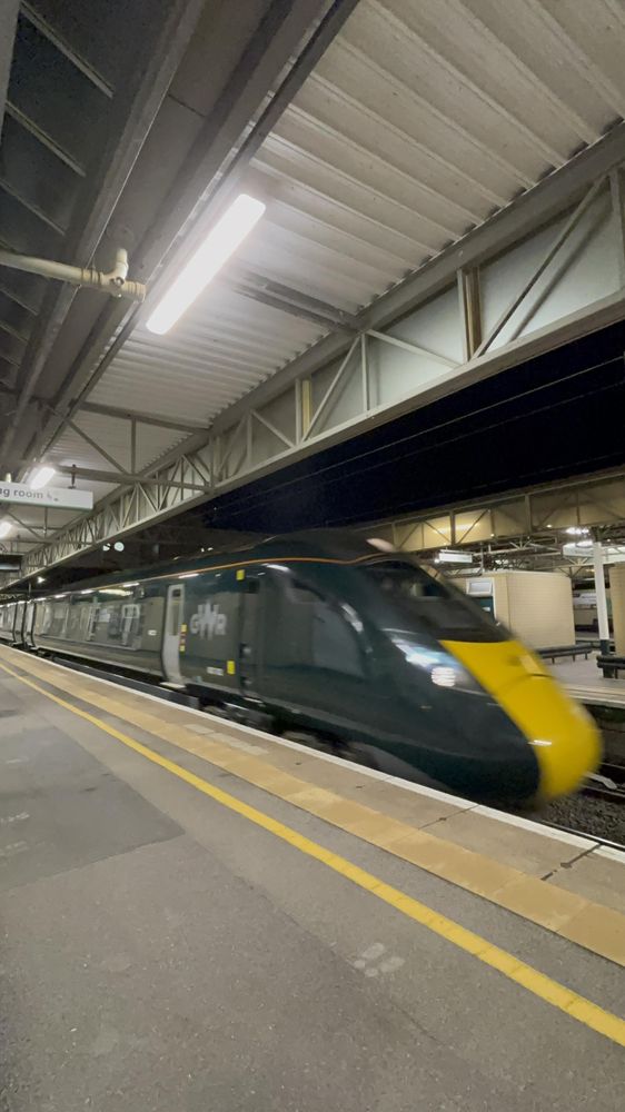 GWR IET 8021012 arriving at Milton Keynes Central