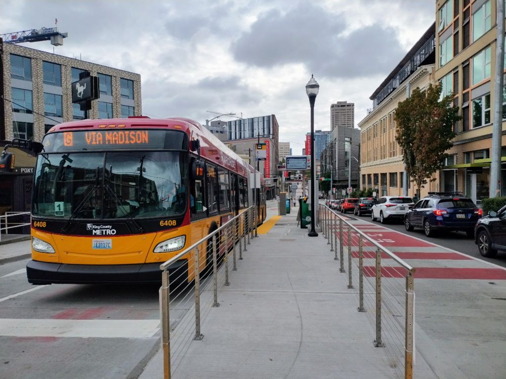 Metro Works to Smooth Out Bumpy RapidRide G Launch - The Urbanist