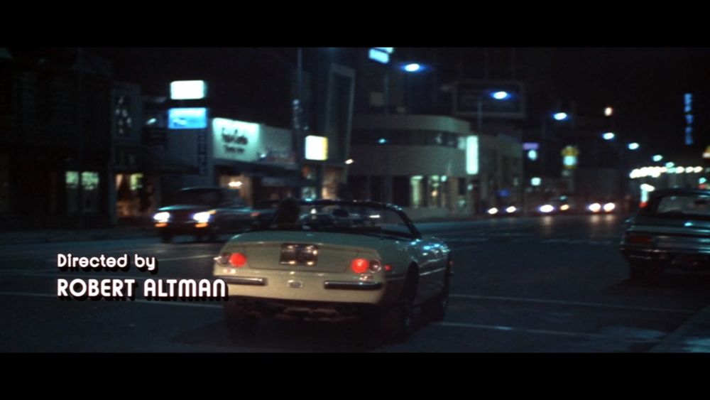 Crédits from the Long Goodbye
A car in Los Angeles
In the bottom left, it says « directed by Robert Altman »