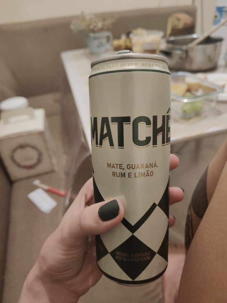 Latinha da bebida alcoólica Matchê (mate, guaraná, rum e limão)