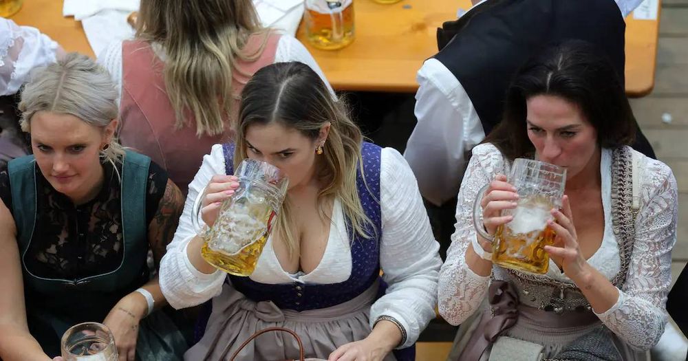 Oktoberfest 2024: Erste Besucherin braucht nach zwei Stunden ärztliche Hilfe