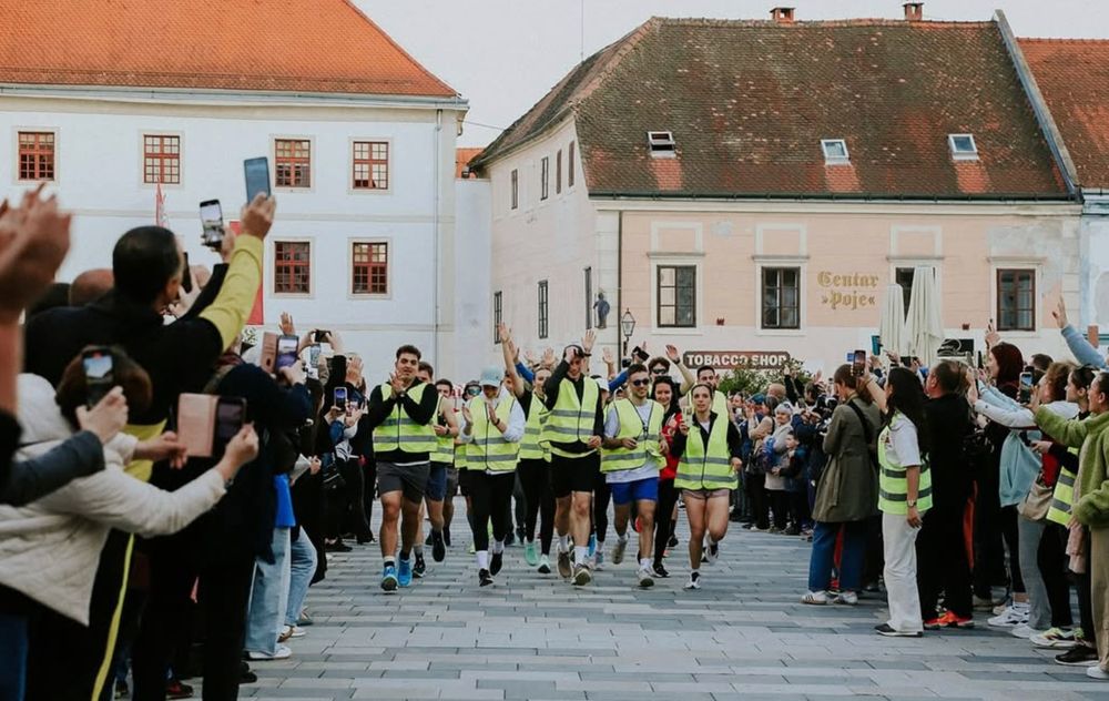 Student runners from Serbia arrive in Varaždin, Croatia
#TracktoBrussels
Photo from Instangram: @trkaci.u.blokadi