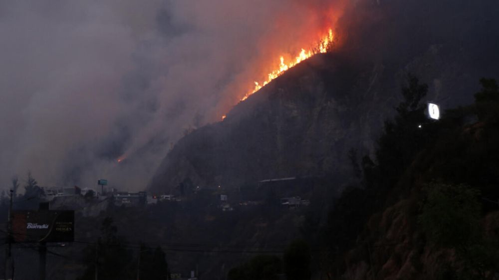 En Équateur, des incendies de forêt menacent la capitale Quito qui déclare l'état d'urgence