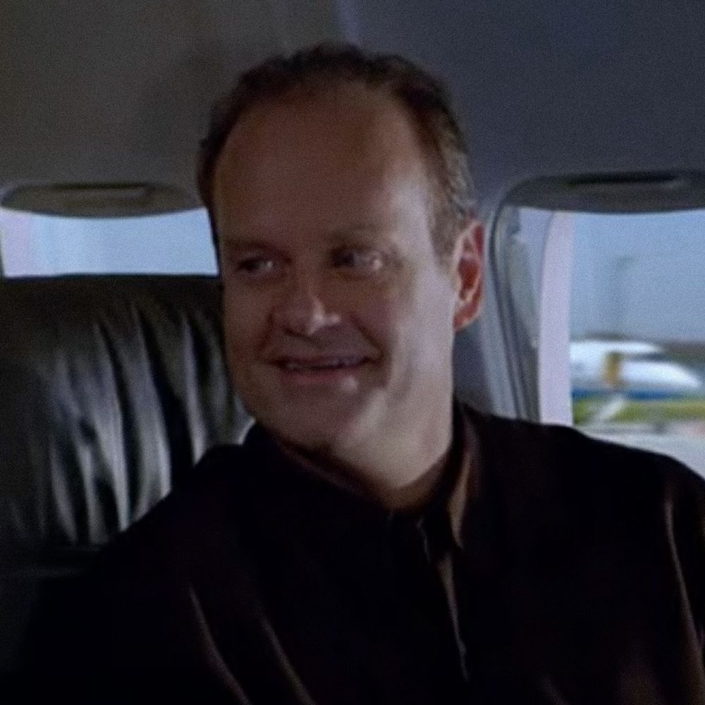 Fun fact: Frasier actually wasn't intending to go to Chicago; SFO was just so foggy that they had to reroute to O'Hare