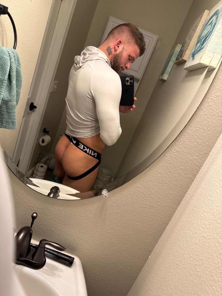 Goal for the winter: get a bigger booty 🤣