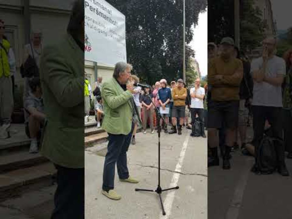 Andreas Pittler auf der Solidaritätsdemo mit dem Peršmanhof am 1.8.2025 in Klagenfurt / Celovec