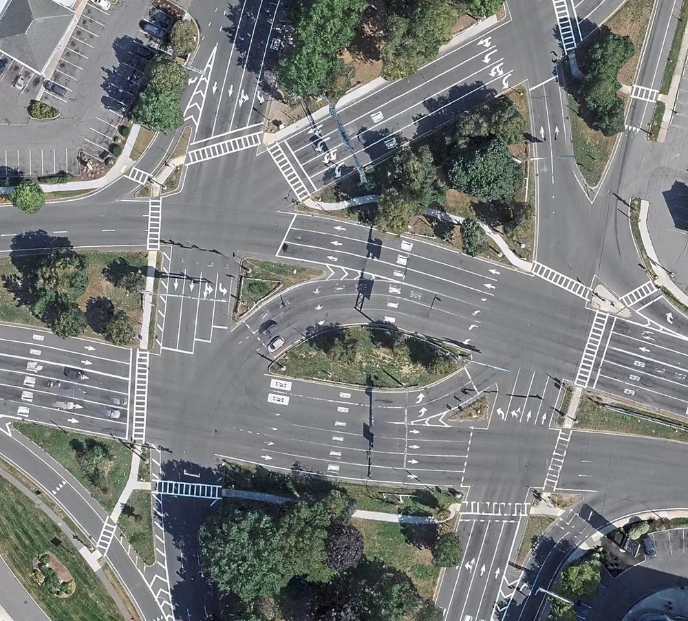5-lane highway intersection