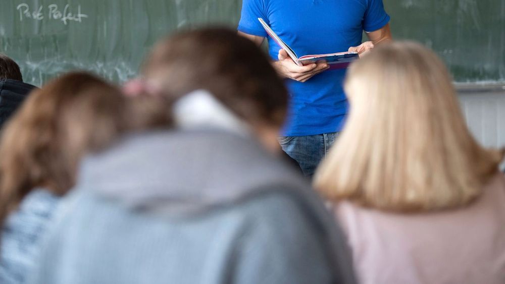 Arbeitszeiterfassung bei Lehrern: Bildungsforscher fordern eine Soll-Jahresarbeitszeit