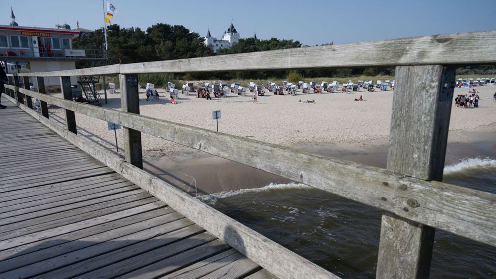 Stralsund / Zinnowitz: Kleinkind stürzt von Seebrücke auf Usedom – Gericht lehnt Geldforderung der Mutter ab