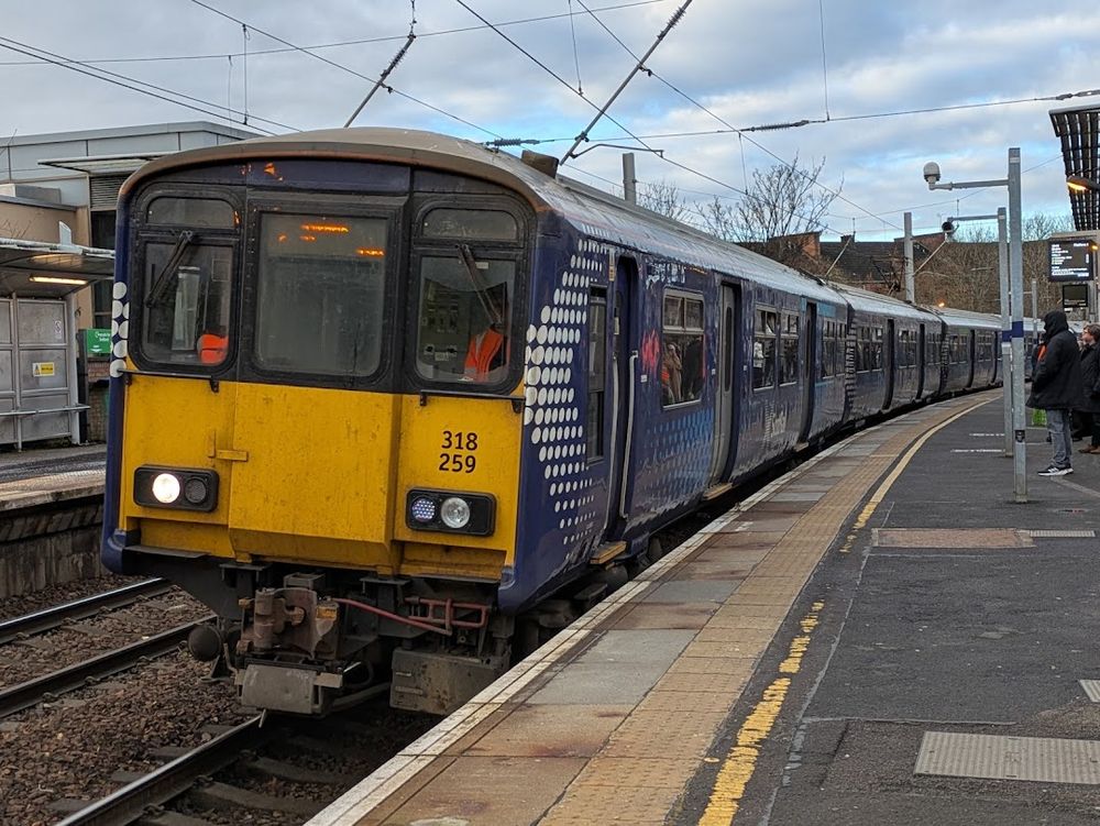 A Scotrail class 318 train at Partick