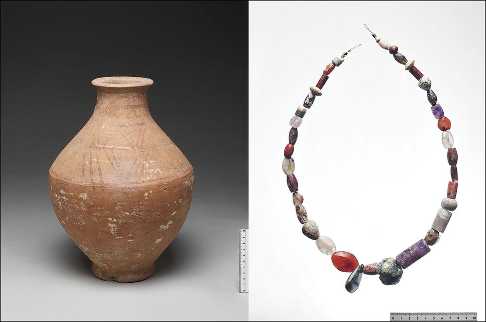 Left: a smooth, slightly polished reddish-orange jar with a short cylindrical neck and semi-globular body, decorated with a monochrome red pattern composed of horizontal and wavy stripes (the funerary urn). Right: several beads of different colours and shapes, strung together to make a necklace. 