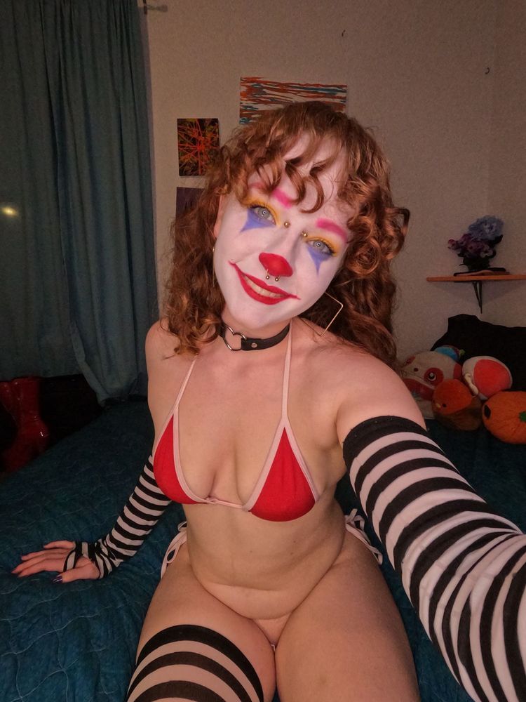 Hope my clown look doesn't creep you out <3