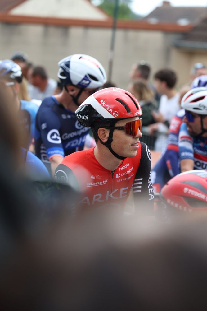 Pierre Thierry au départ du Critérium du Dauphiné à Domérat 