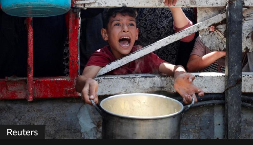 Child pleading for food in Gaza