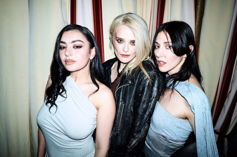 Photo of Charli xcx, Sky Ferreira & Caroline Polacheck at the premeire of A24’s Babygirl. 