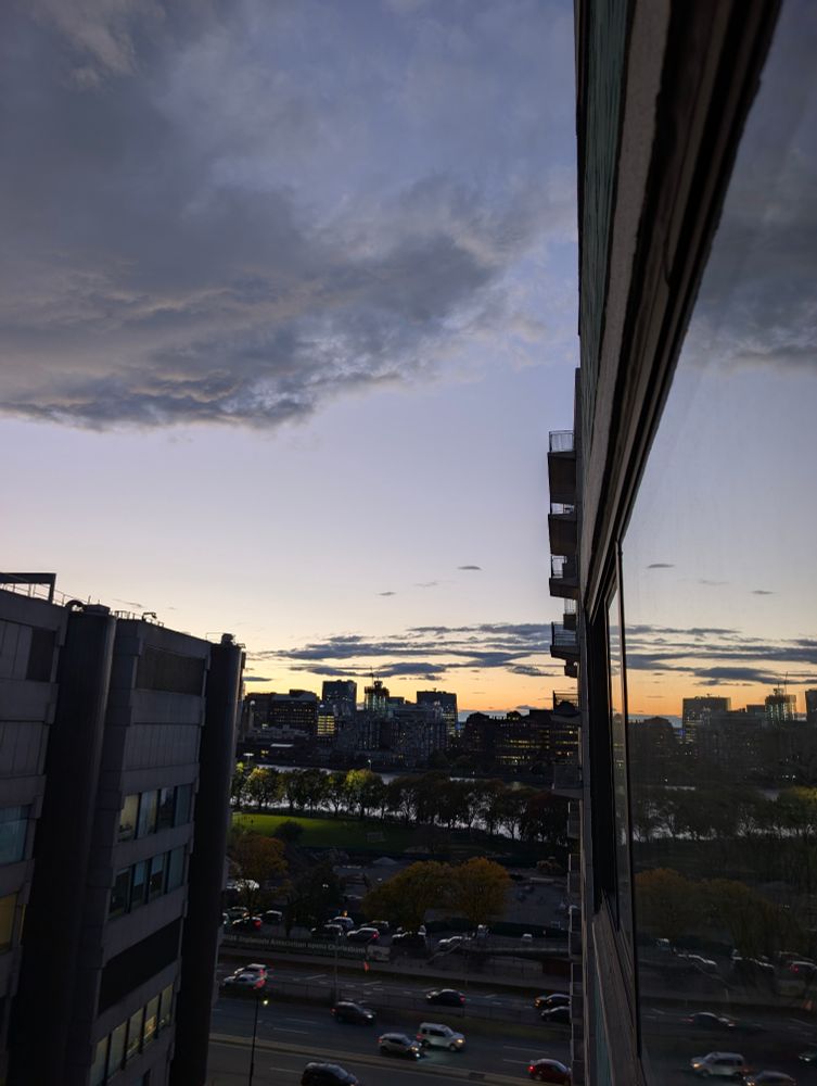 A picture of a beautiful sunset in Boston 