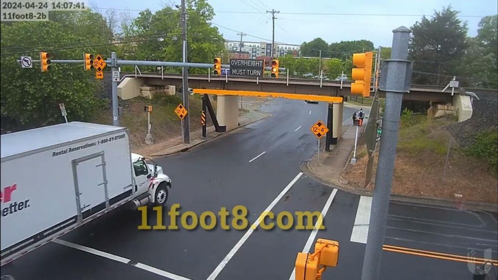 Roof modification at the 11foot8+8 bridge