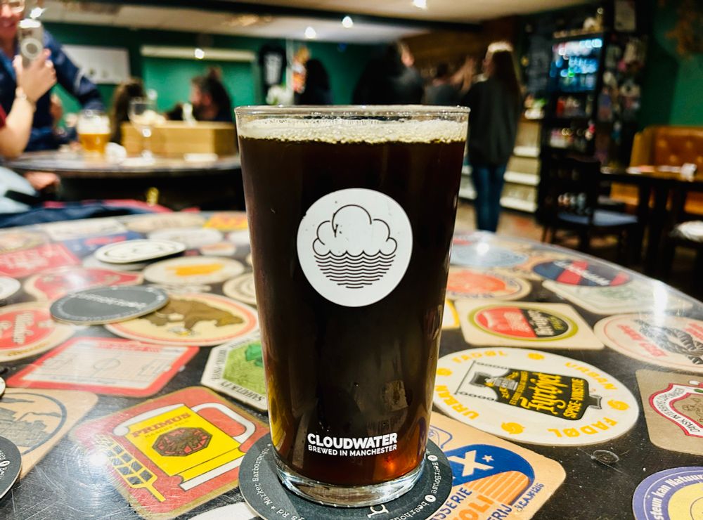 Pint of darkish Mild