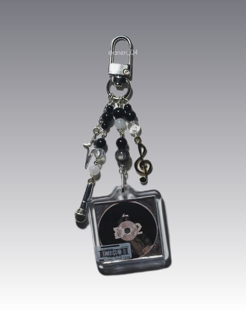 Передняя часть брелока.