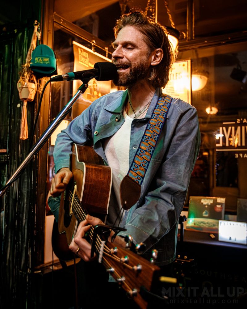 Everyone Says Hi live at Pie & Vinyl, Southsea – 01/02/2025