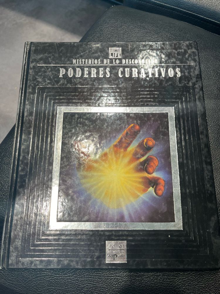 A Spanish-language TimeLife book on “Healing Powers”