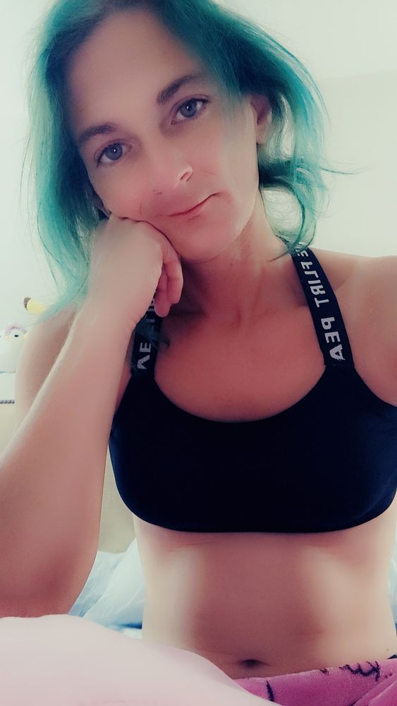 Pic of Melody wearing a sports bra.