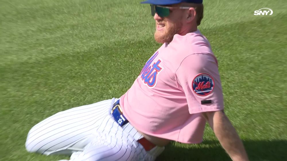 harrison bader in a mets pink crop top