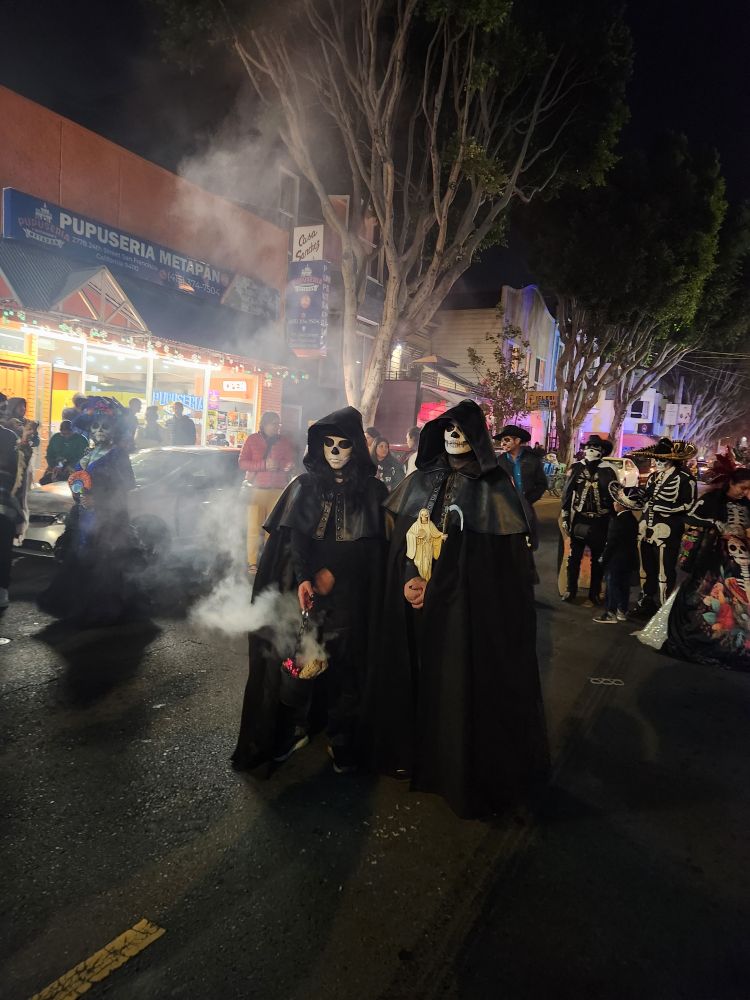 Calaveras with intense burning