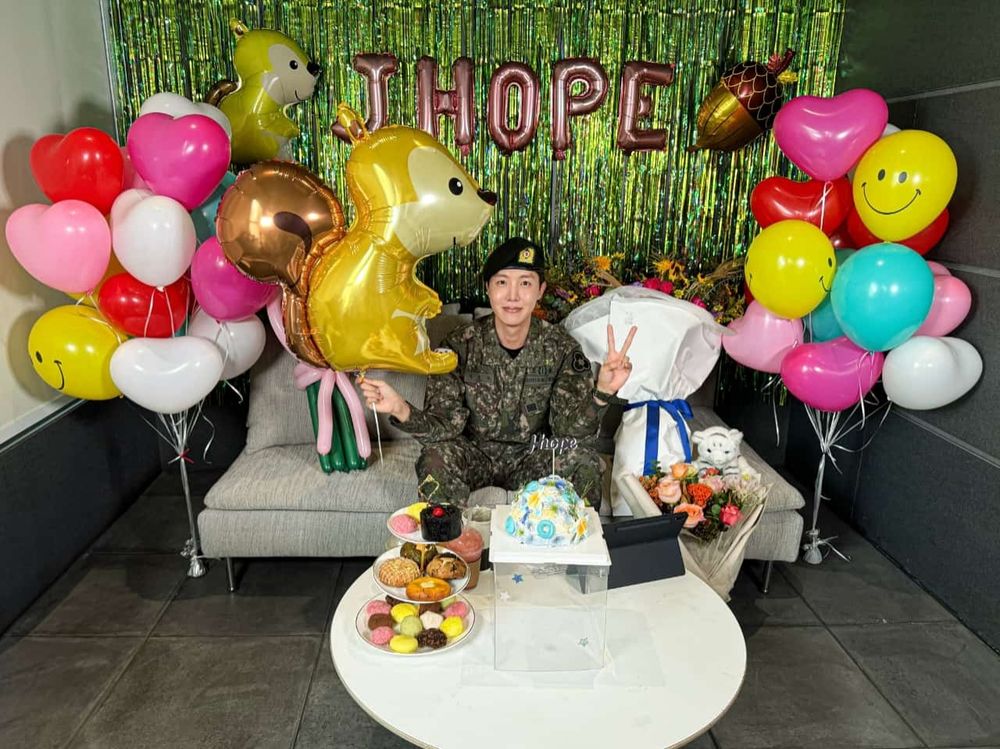 J-hope's military discharge weverse live (17th October 2024)