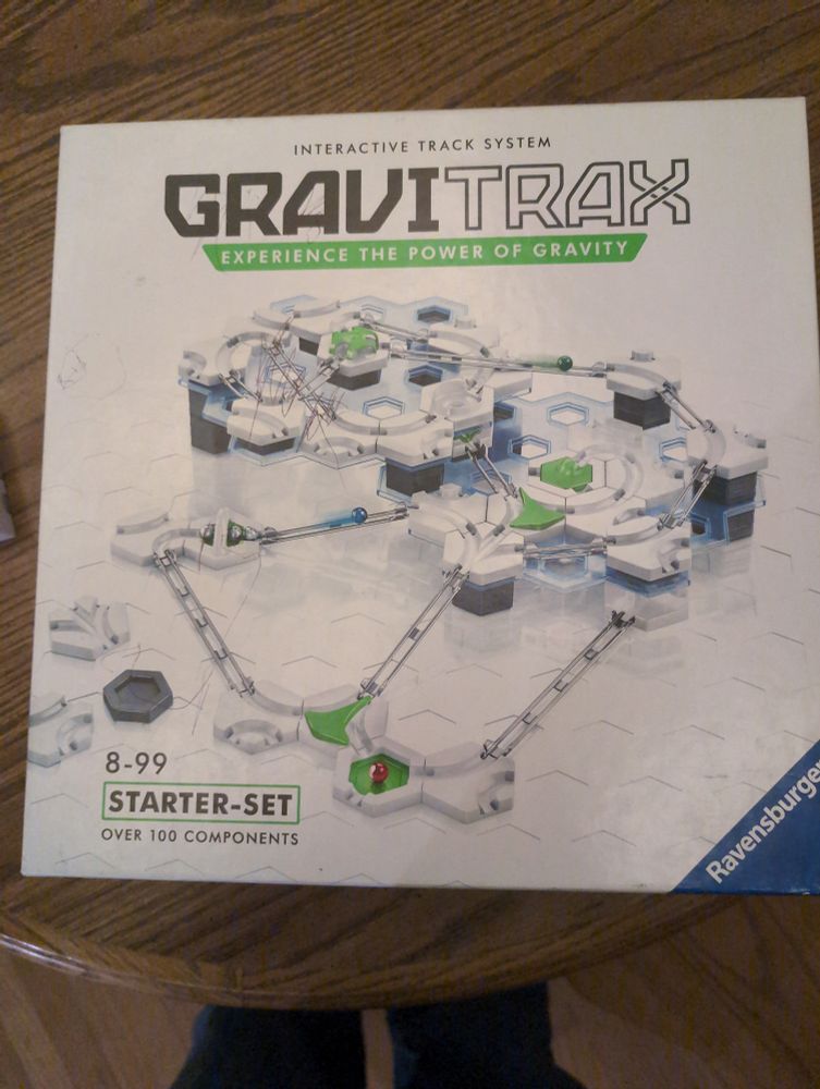 Gravitrax starter set box cover. 