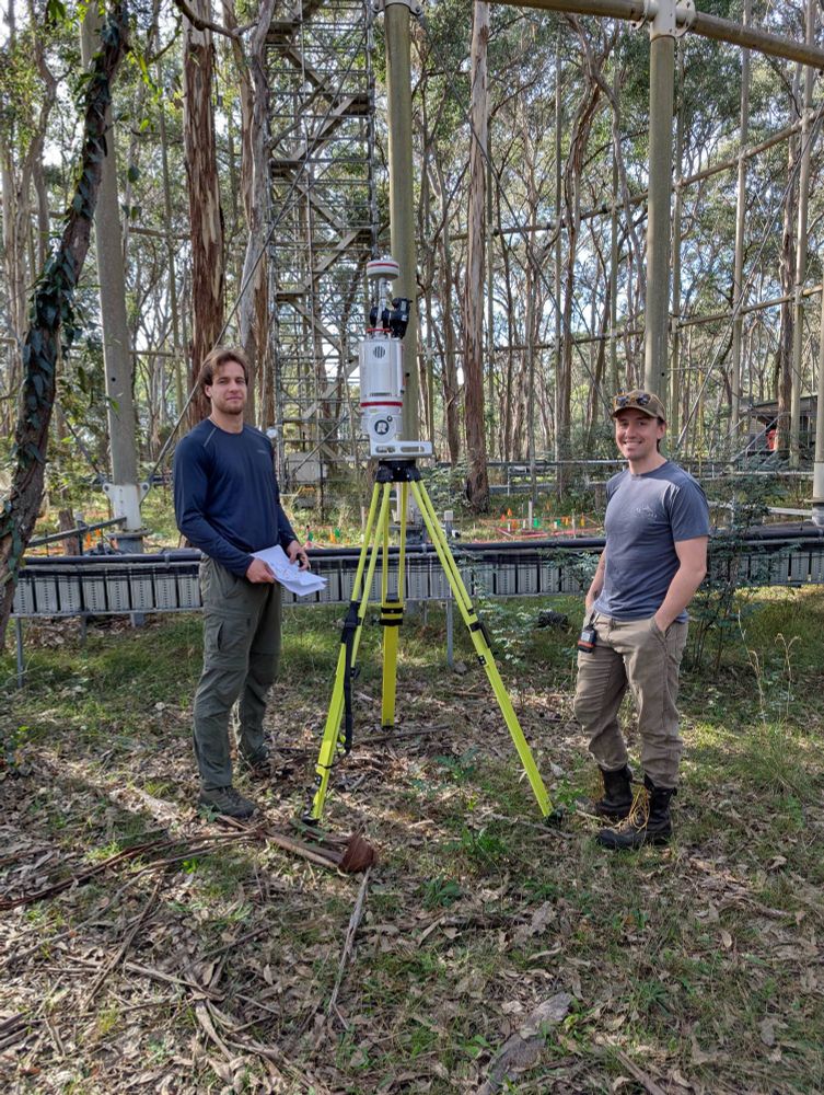 PhD students Wout and Zane from University of Ghent with TLS scanner at EucFACE