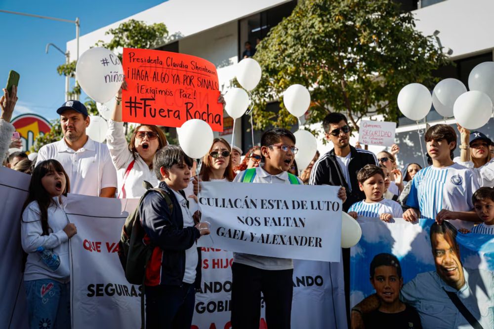 Escuelas cerradas y al menos 50 estudiantes asesinados: la otra cara de la violencia en Sinaloa, México - laotraversion.com