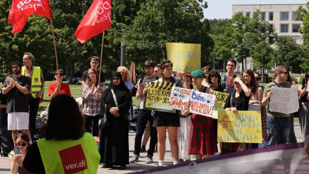 „Riesiger Frust“ – Studierende demonstrieren gegen Kürzungen an Universitäten in Hessen