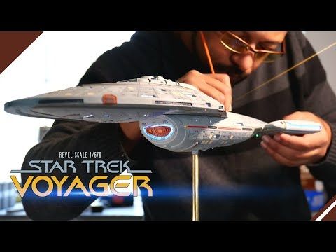 REVELL 1/670 STAR TREK USS VOYAGER  30th ANNIVERSARY