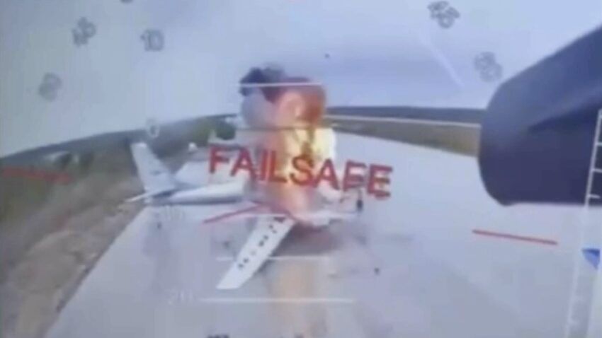 Attack on Tu-95 Strategic bomber by Ukrainian FPV drone