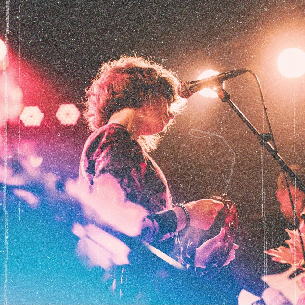 Tanssiva Karhu Korillinen sieniä 