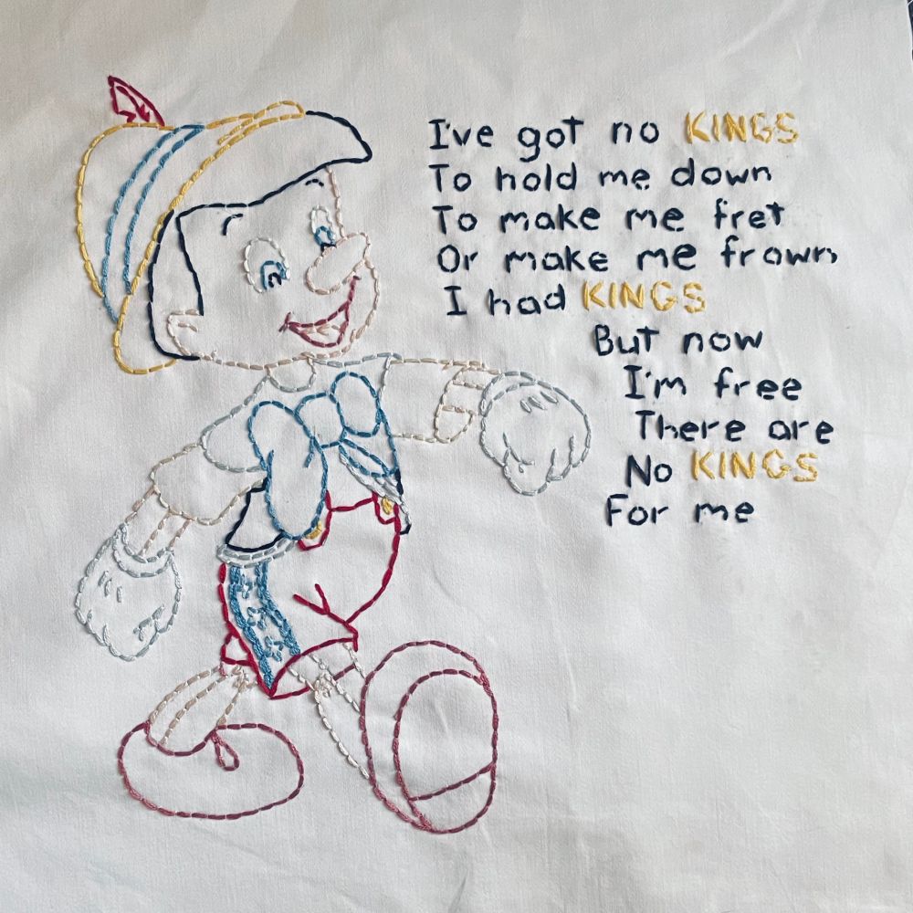 I haven’t sewn in a while. So excited to participate in Rage & Resolve quilt collaboration featuring work by women artists. Each artist contributes two squares to express how they are dealing with the current state of our country. Here are my two.
#textileart #nokings #embroidery #womenartists 