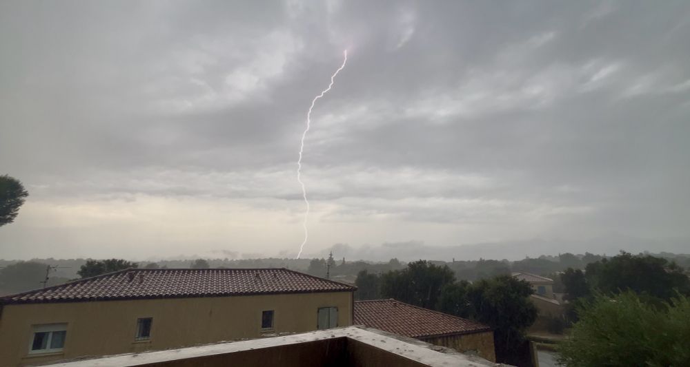 Nombreux coups de foudre sous cet orage le 19 juillet 2025