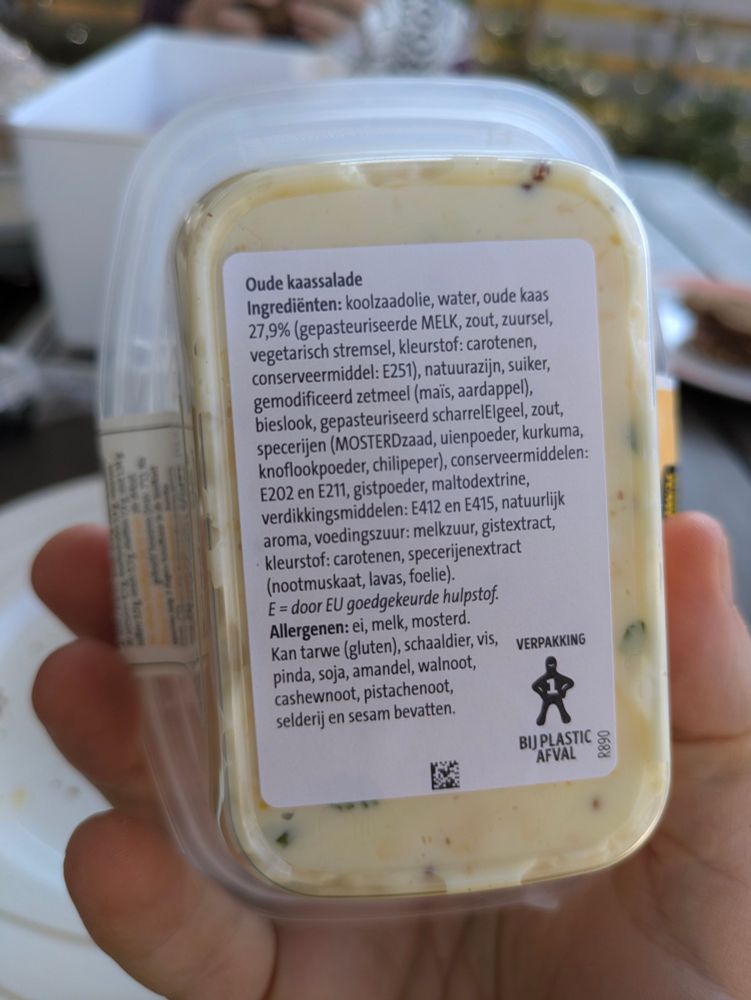 Pakje salade met de tekst Oude Kaassalade 