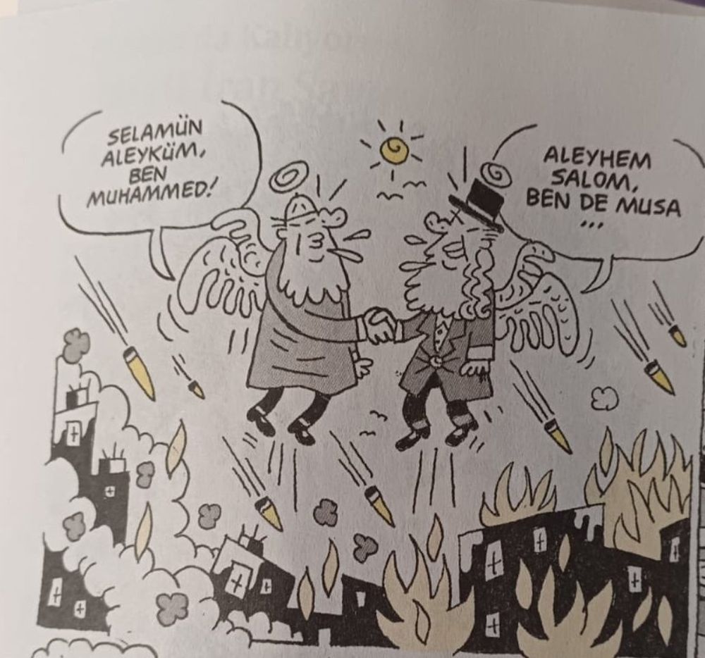 Le dessin publié dans LeMan montre deux personnages ailés, identifiés comme "Muhammed" et "Musa" (Moïse), se serrant la main au-dessus d’une ville bombardée. L’un dit : « Salam aleikum, je suis Muhammed », l’autre répond : « Aleikum salam, je suis Musa ». Une simple image pacifique. Mais, islamistes et régime turc ont choisi d’y voir une provocation en assimilant l'un des personnages à une représentation du prophète Mahomet.